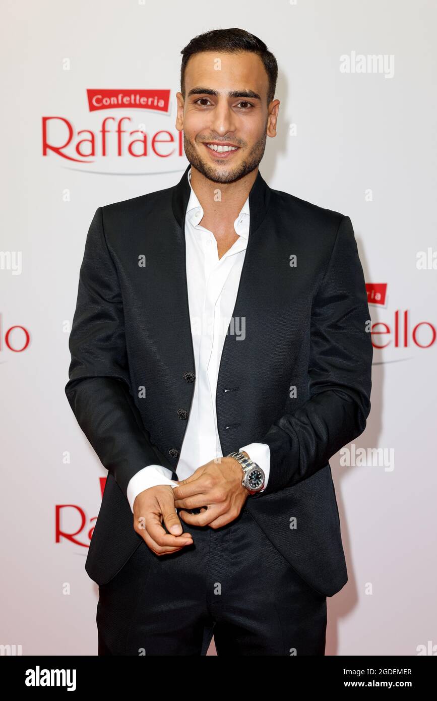 Berlin, Deutschland. August 2021. Timur Ülker kommt zum 'Rafaello Summer Dinner 2021' in die Königliche Porzellan-Manufaktur Berlin. Quelle: Gerald Matzka/dpa/Alamy Live News Stockfoto