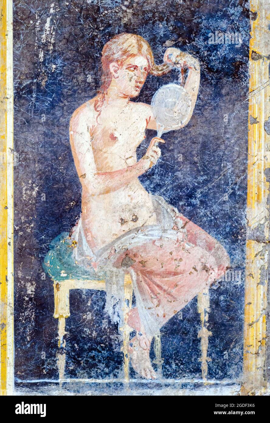 Frau, die ihr Haar fresco Stabiae putzt, Villa Arianna 54-69 n. Chr. Stockfoto