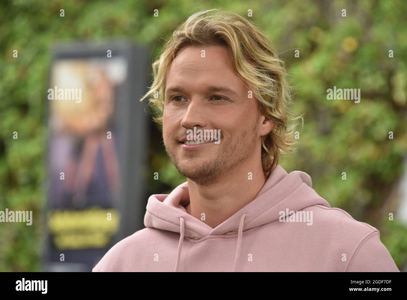 Köln, Deutschland. August 2021. Der Schauspieler Christopher Kohn in der Rolle des Dr. Finn Albrecht in der RTL-Serie 'alles was zählt'. Quelle: Horst Galuschka/dpa/Alamy Live News Stockfoto