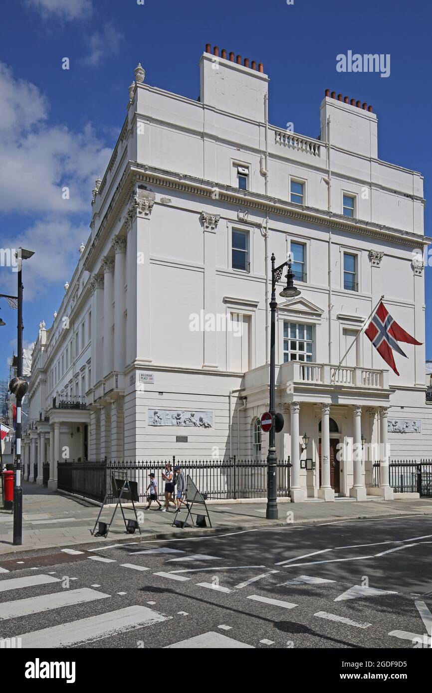 Die norwegische Botschaft in Großbritannien am Belgrave Square, Westminster, London. Ecke Belgrave Place. Stockfoto