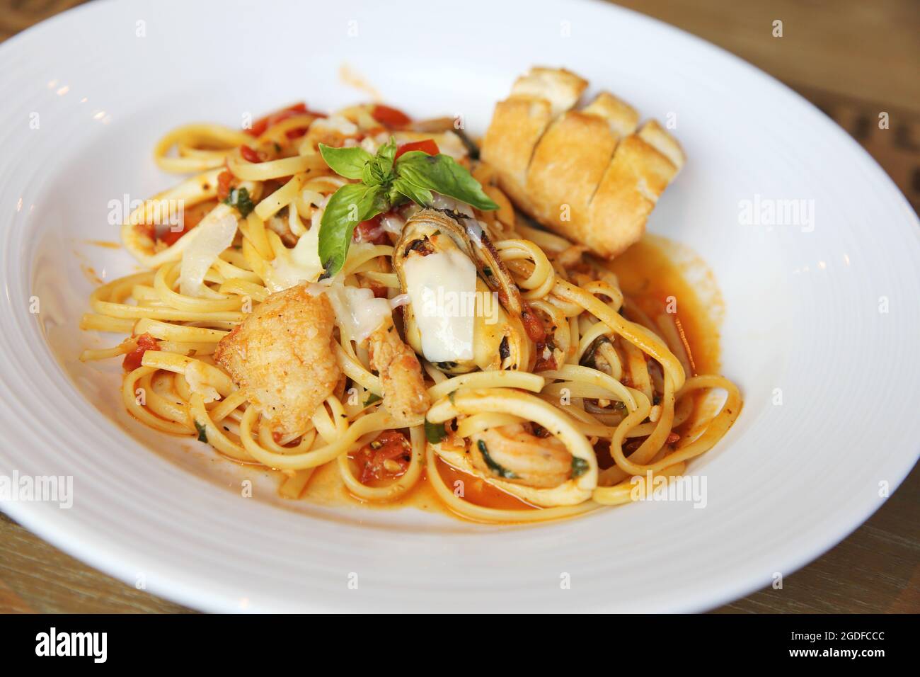 Meeresfrüchte linguine -Fotos und -Bildmaterial in hoher Auflösung – Alamy