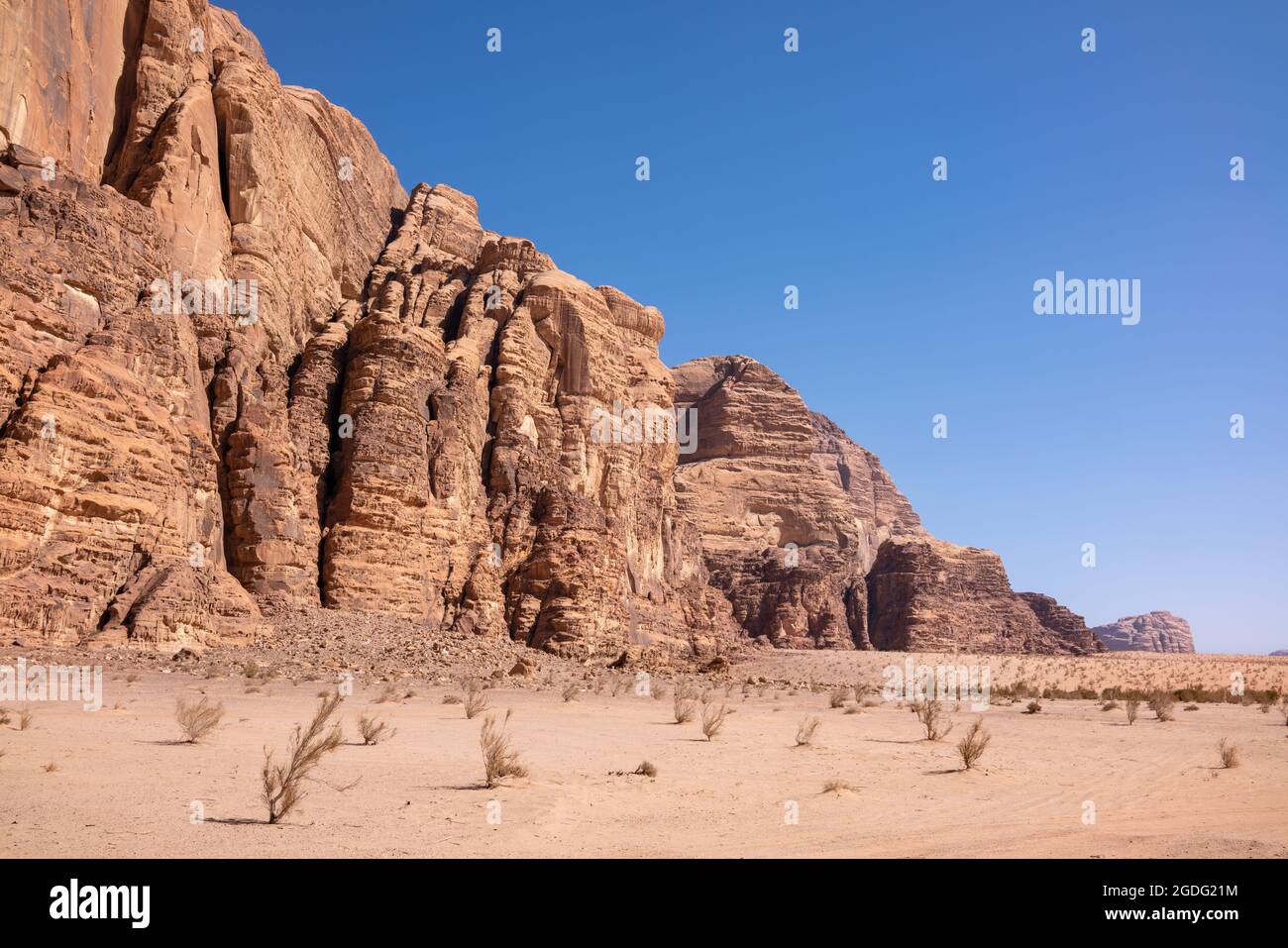 Landschaft in der Wüste Wadi Ruma, Jordanien. Bergschlucht Stockfoto