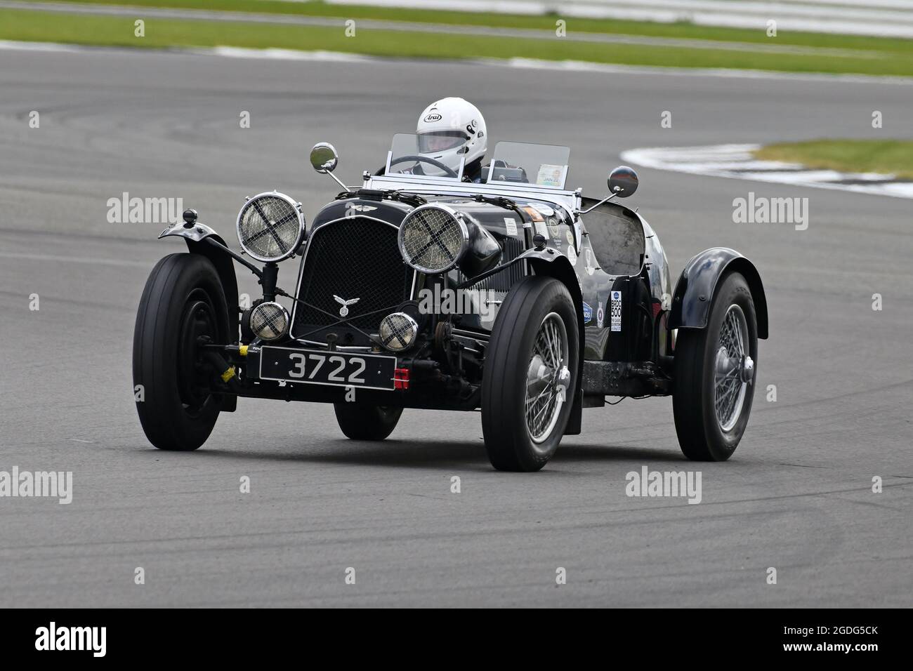 David Ozanne, Aston Martin 2 Liter Geschwindigkeit, Motor Racing Legends, Pre-war BRDC 500, Silverstone Classic, Rocking and Racing, Juli - August 2021, Silvers Stockfoto