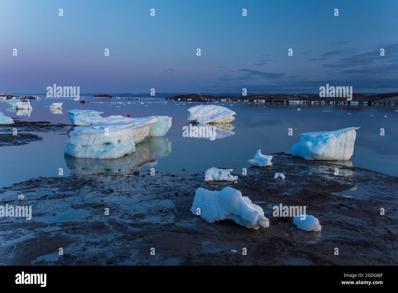 Schmelzende Eisberge, Hafen von Iqaluit, Kanada. Stockfoto