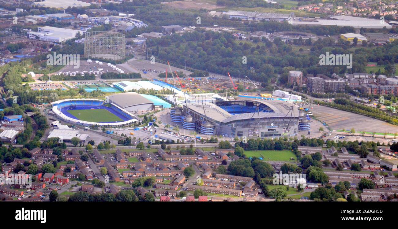 Manchester, Großbritannien, 13. August 2021. Manchester, Trafford, Greater Manchester und District aus der Luft gesehen. Etihad Stadium, Heimstadion des Manchester City Football Club oder MCFC. Quelle: Terry Waller/Alamy Live News Stockfoto