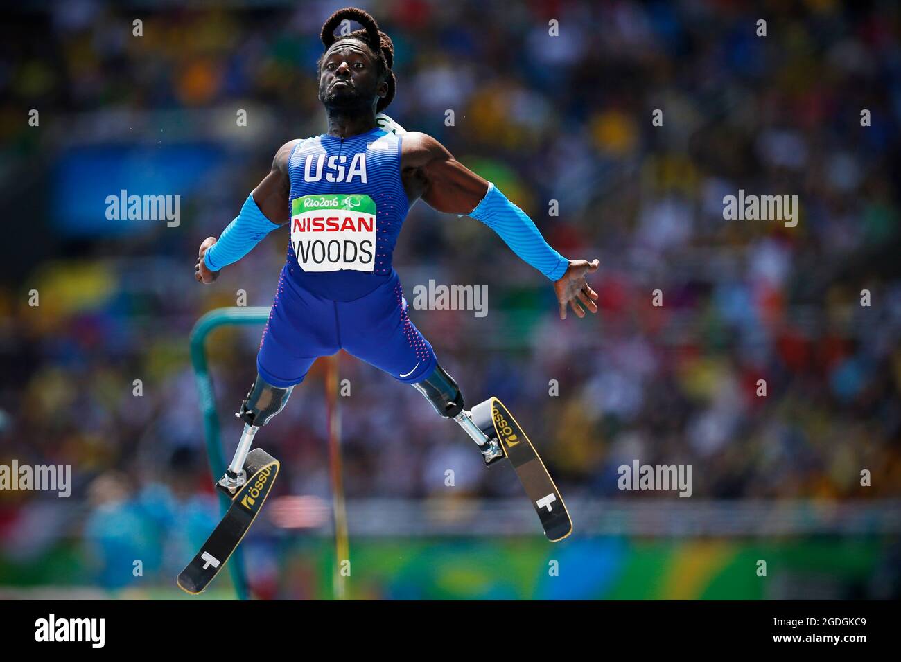 Regas Woods von den USA Paralympischen Spielen Team Weitsprung T42. Der amutierte Sprinter konkurriert mit prothetischen Laufklingen Stockfoto