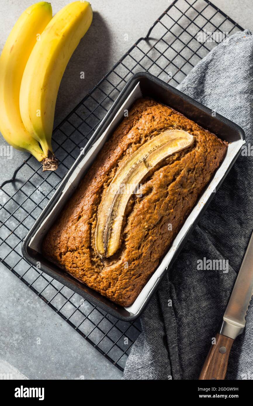 Hausgemachtes gesundes Bananenbrot bereit zum Essen Stockfoto