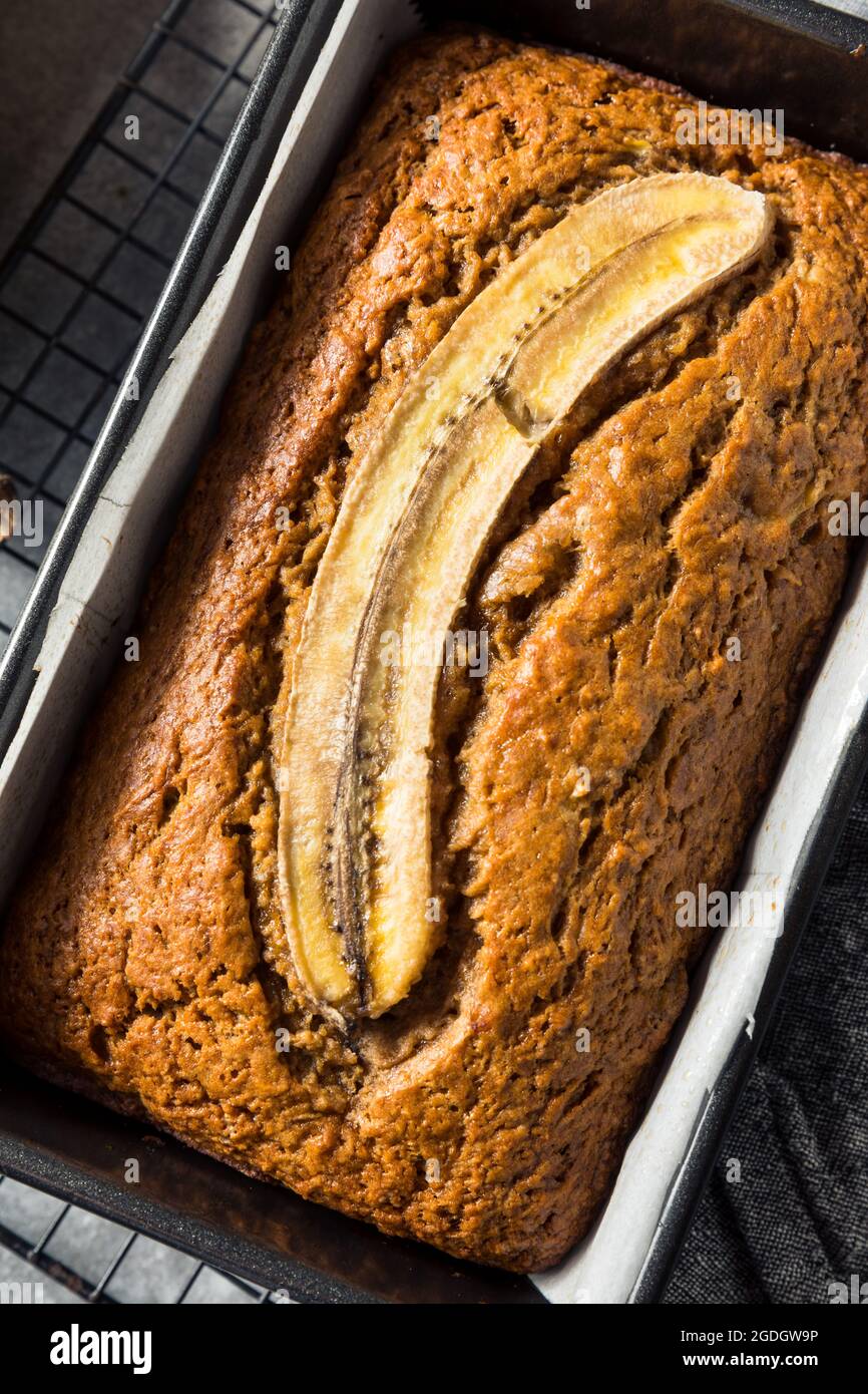 Hausgemachtes gesundes Bananenbrot bereit zum Essen Stockfoto