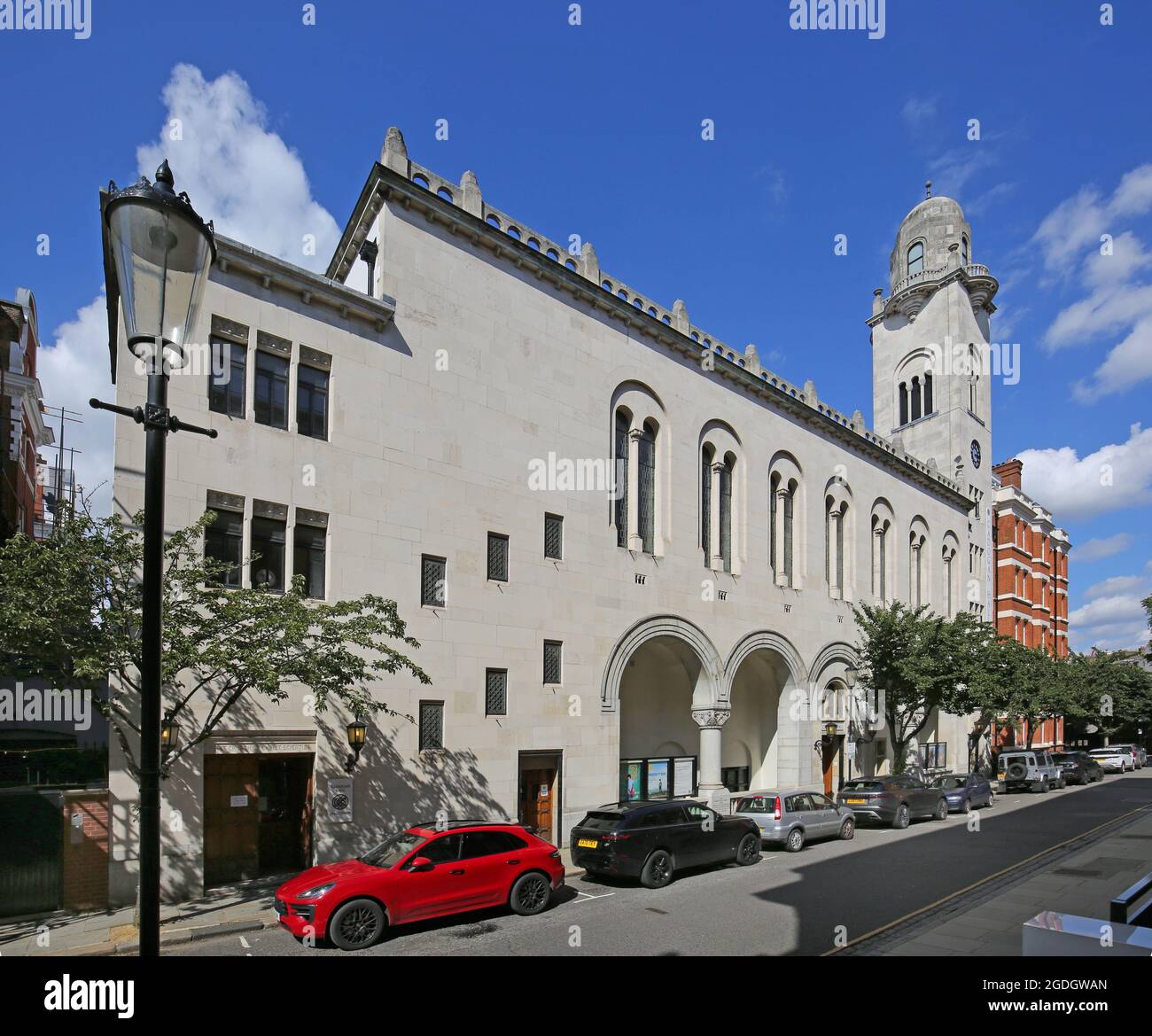 Cadogan Hall, Chelsea, London, Großbritannien. 1907 als Kirche erbaut, heute einer der führenden Veranstaltungsorte für klassische Musik in London. Sloane Terrace, SW1.Robert Fellowes Stockfoto