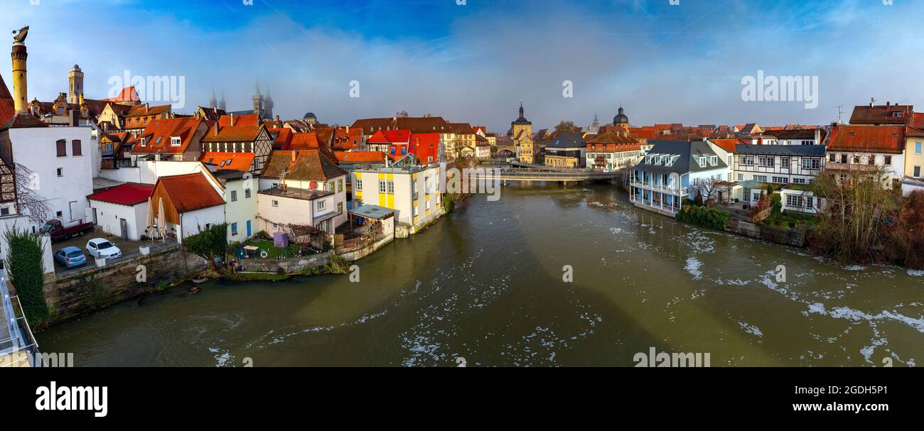 Malerisches Panorama des historischen Teils der Stadt am frühen Morgen. Bamberg. Deutschland. Bayern Stockfoto