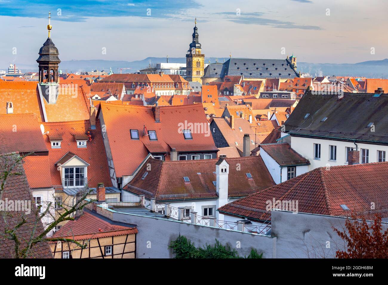 Malerische Luftaufnahme der Altstadt bei Sonnenuntergang. Bamberg. Bayern Deutschland. Stockfoto