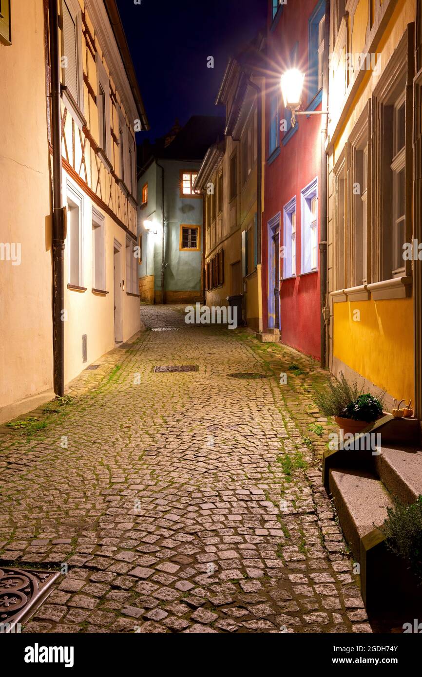 Fassaden alter Häuser im historischen Teil der Stadt bei Sonnenuntergang. Bamberg. Bayern Deutschland. Stockfoto
