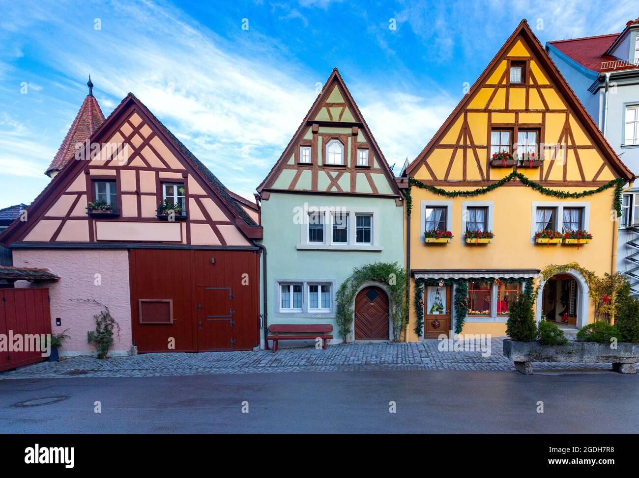 Alte traditionelle mittelalterliche Straße am frühen Morgen. Rothenburg ob der Tauber. Bayern Deutschland. Stockfoto