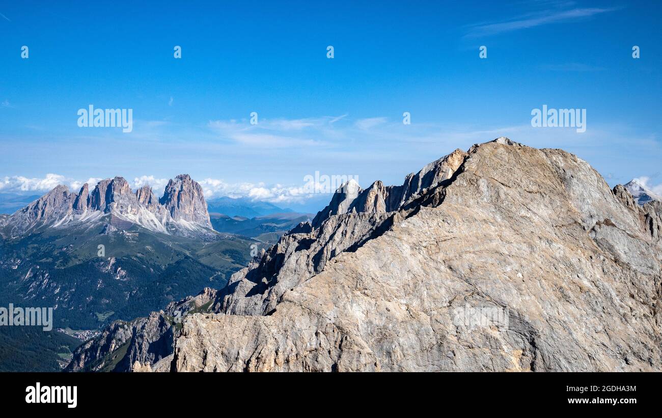 Dolomiten aus meiner Perspektive. Eine fantastische Aussicht auf den Monte  Civetta, Pale di San Martino, Sassopiatto und Langkofel Stockfotografie -  Alamy