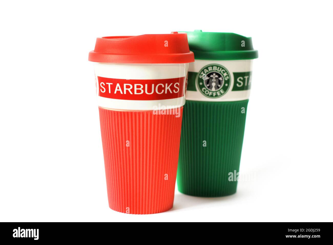 Chernihiv, Ukraine - 14. Januar 2020: Starbucks Cup auf weißem Hintergrund Stockfoto
