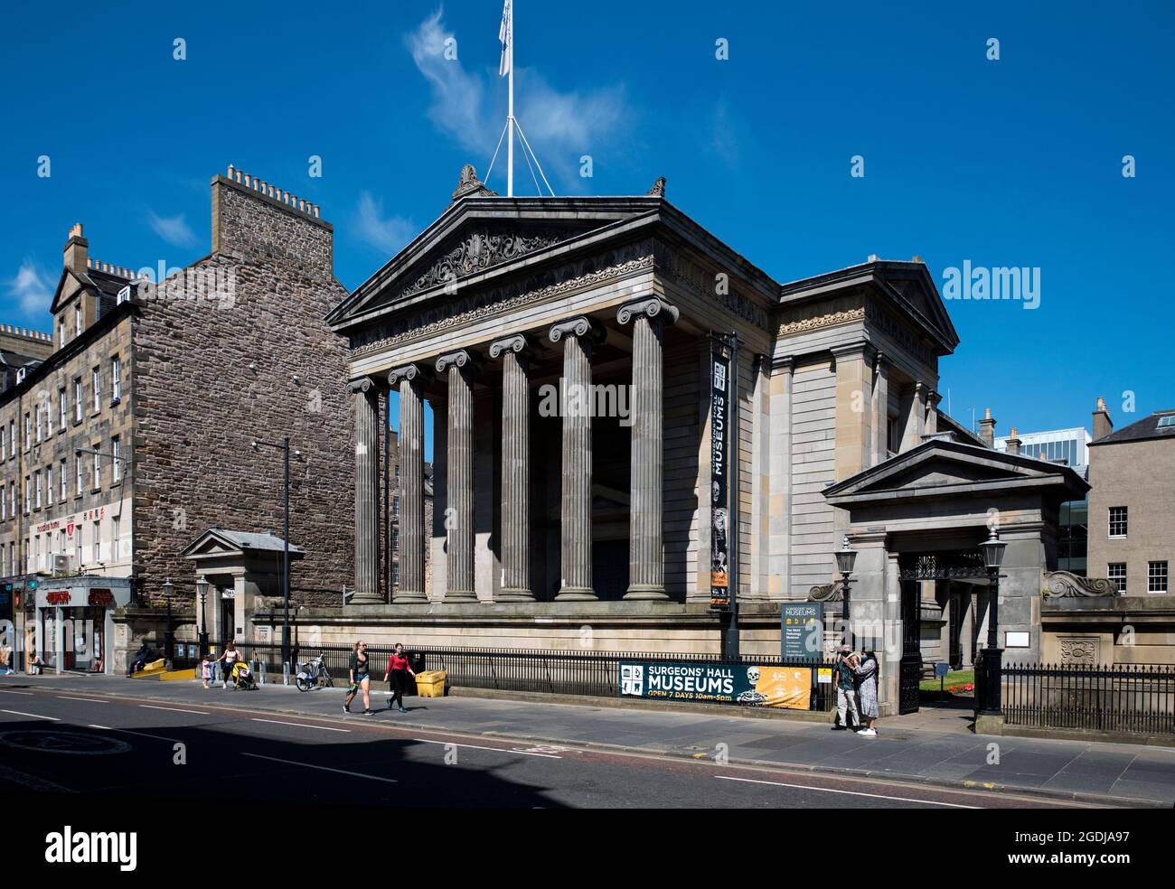Die Chirurgen Hall in Edinburgh, entworfen von William Playfair, ist der Sitz des Royal College of Surgeons of Edinburgh Stockfoto