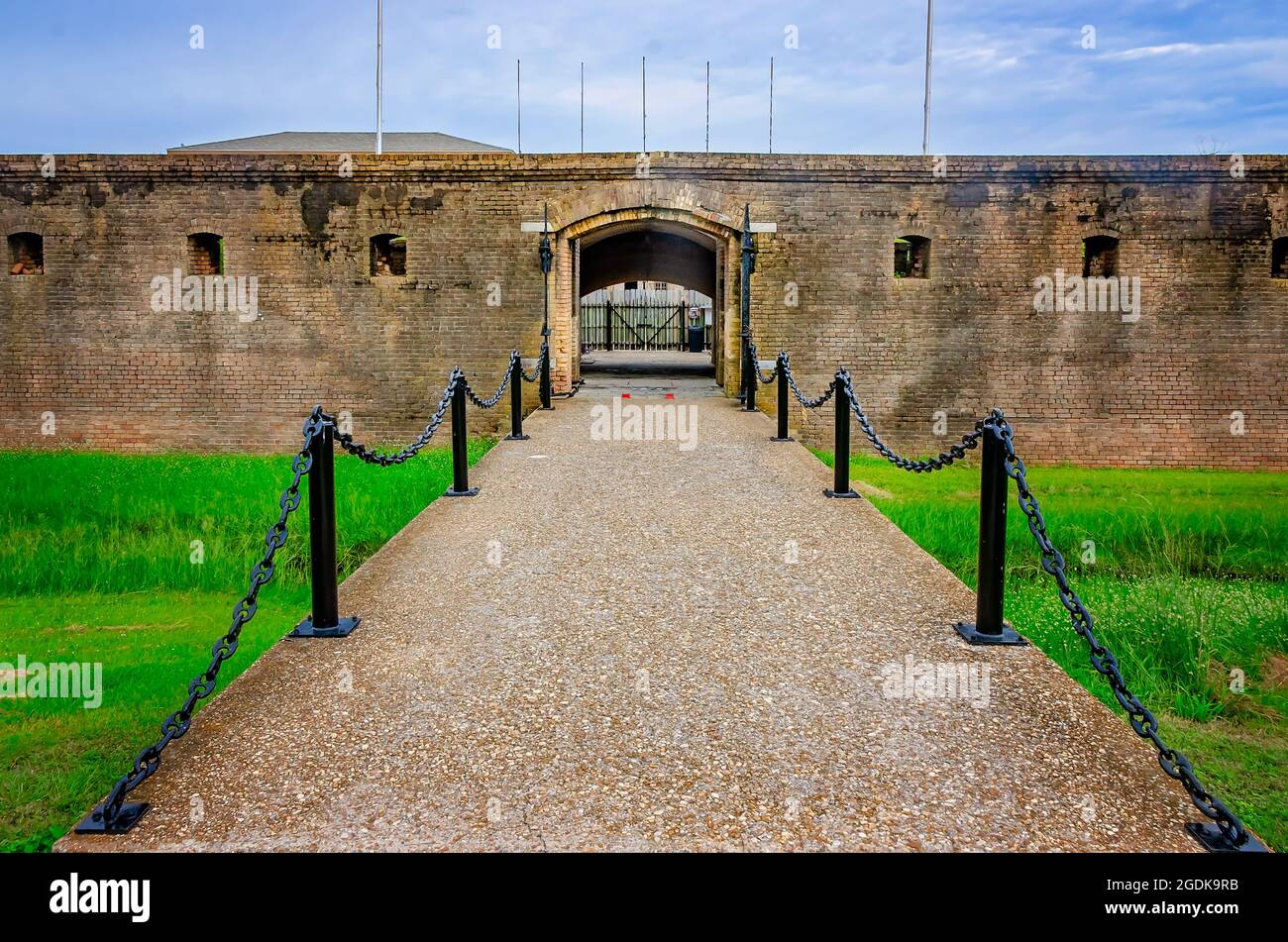 Der Eingang von Fort Gaines ist in Richtung des sally-Hafens am 12. August 2021 in Dauphin Island, Alabama, abgebildet. Stockfoto