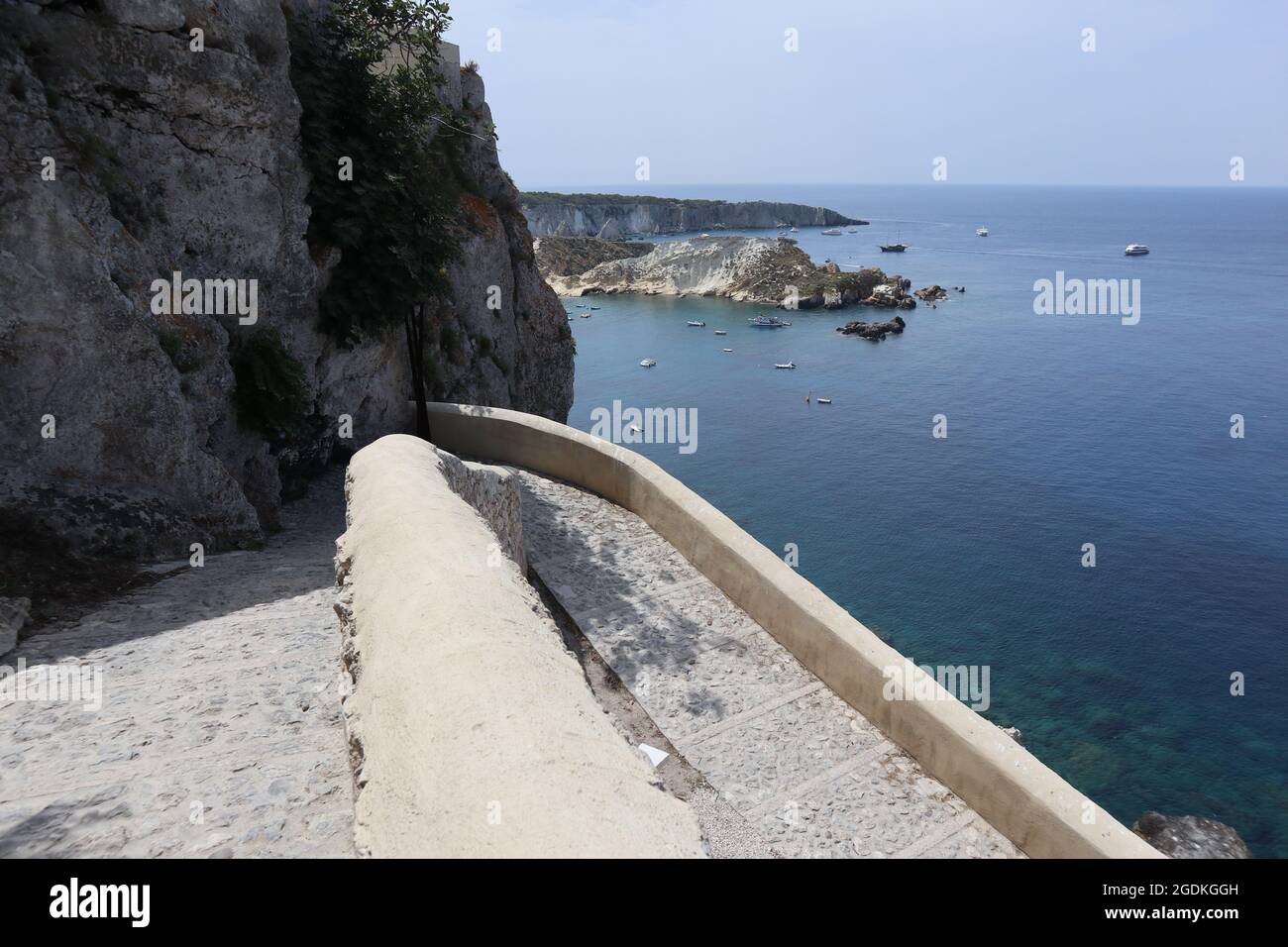 Isole Tremiti - Scorcio da Via Diomede all'uscita del Castello dei Badiali Stockfoto