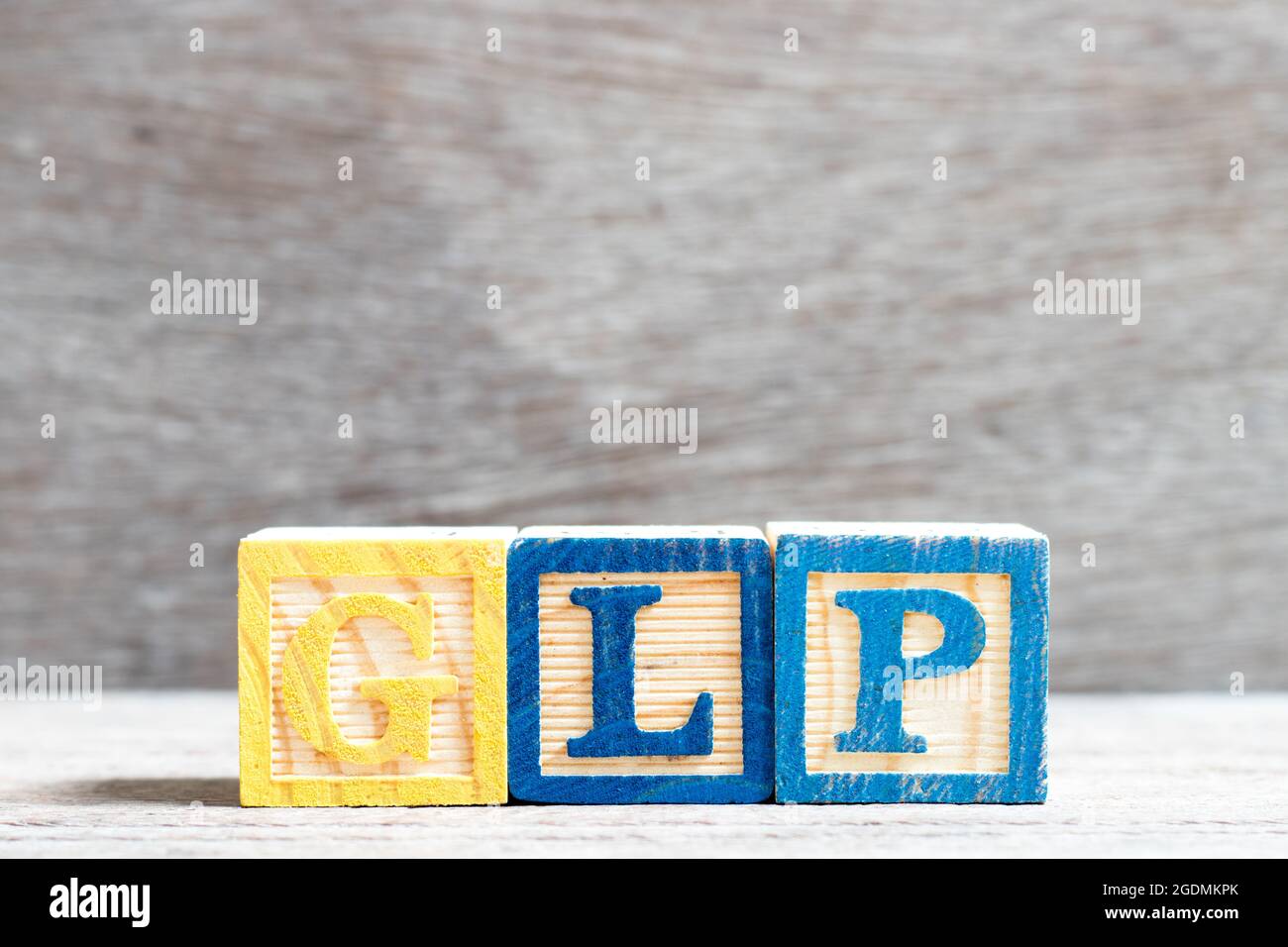 Farbe Buchstabenblock In Wort Glp (Abkürzung Für Gute Laborpraxis) Auf Holz  Hintergrund Stockfotografie - Alamy