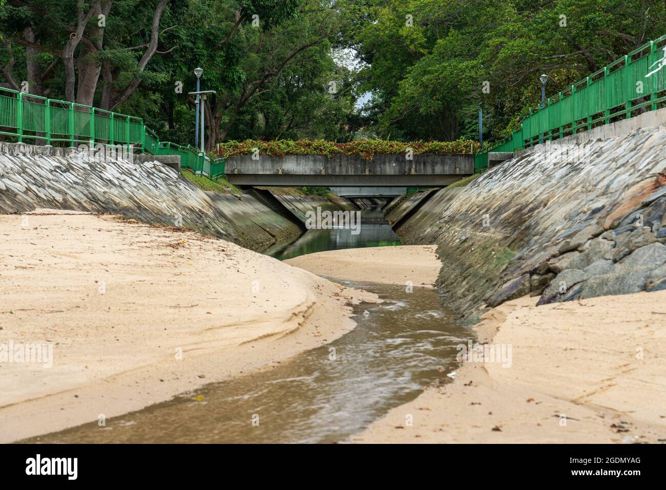 Singapur - 24. Feb 2018: Auslass des Entwässerungssystems im East Coast Park Stockfoto
