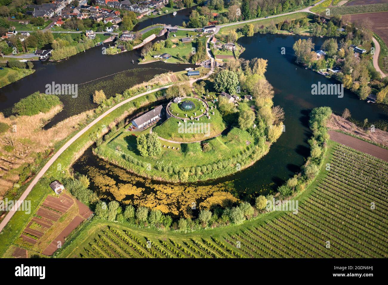 Niederlande, Afferden, Fort Afferden. Antenne. Linge River. Neue Niederländische Verteidigungslinie. Nieuwe Hollandse Waterlinie. Niederländische Wasserschutzlinien. Niederlande Stockfoto