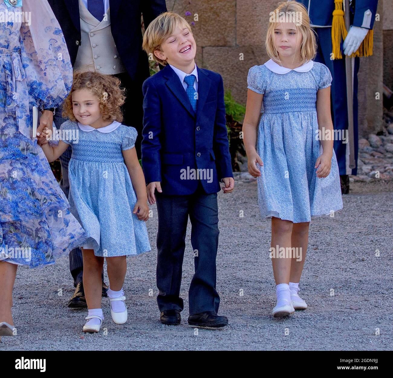 Stockholm, Schweden. August 2021. Prinzessin Leonore, Prinz Nicolas und Prinzessin Adrienne von Schweden verlassen am 14. August 2021 nach der Taufe von Prinz Julian Herbert Folke, geboren am 26-03-2021, die Kapelle des Schlosses Drottningholm in Stockholm.Quelle: Albert Nieboer/Netherlands OUT/Point de Vue OUT/dpa/Alamy Live News Stockfoto