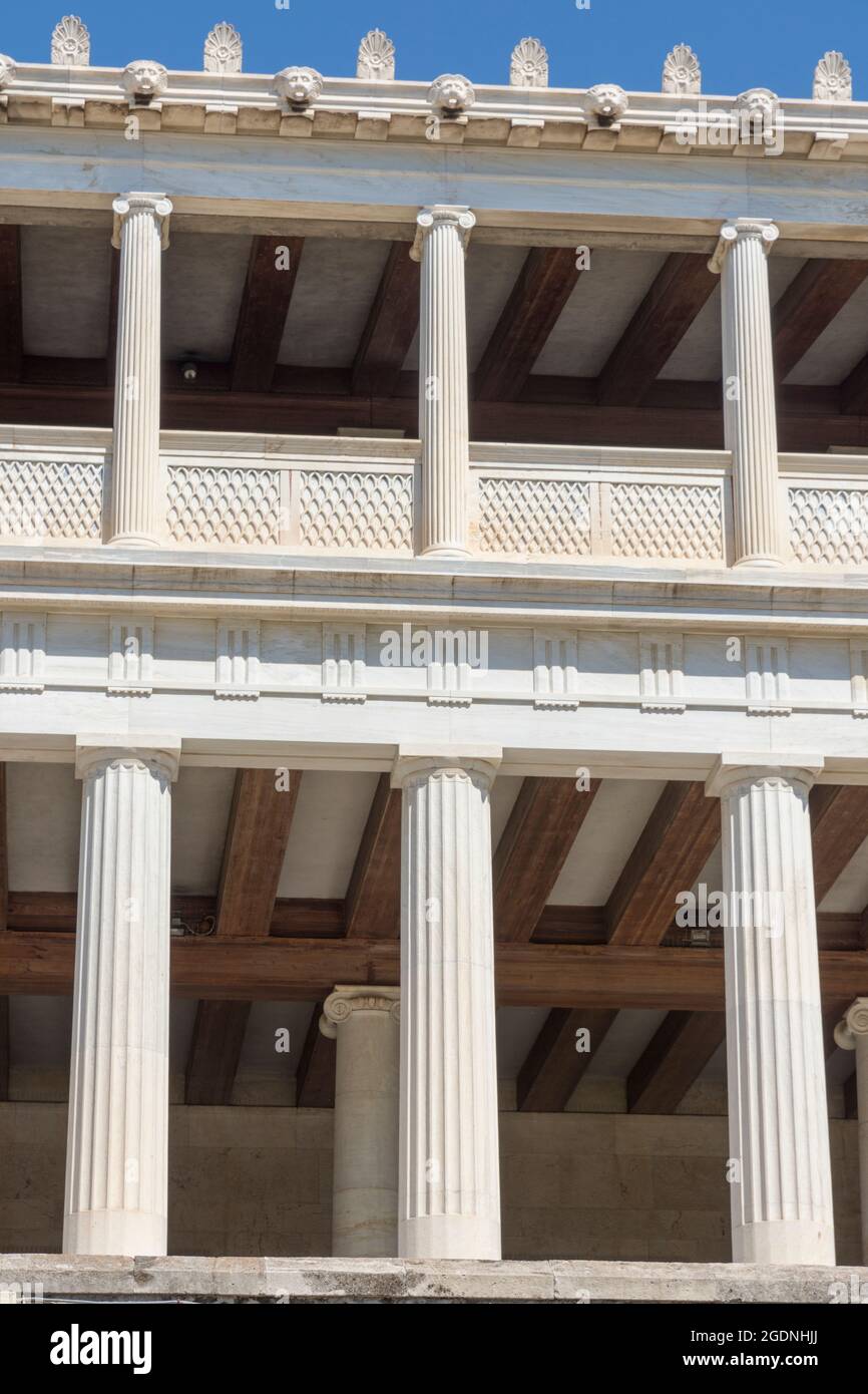 Symmetrien, Geometrien und Säulen an der Agora von Athen in Griechenland Stockfoto