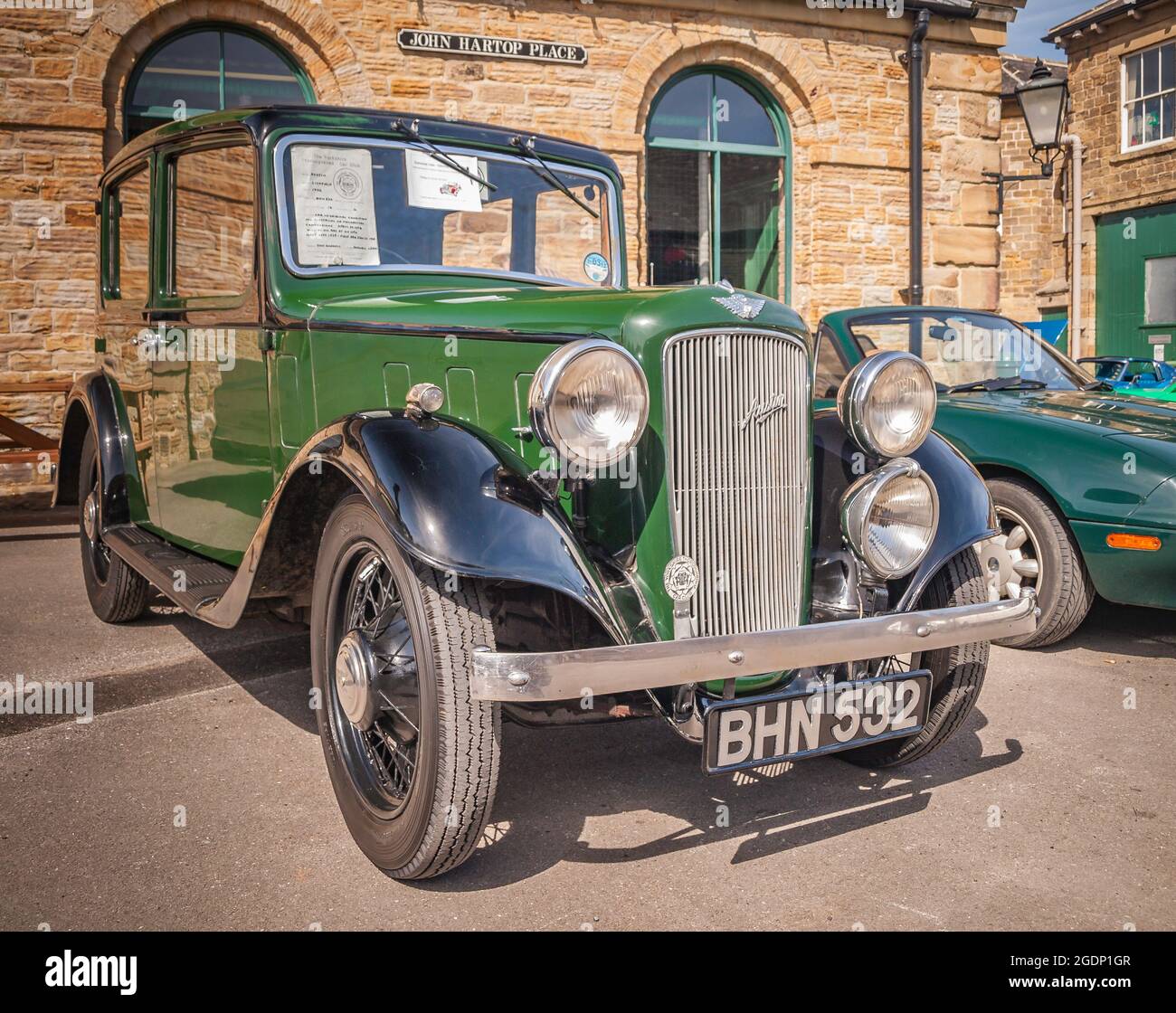 1936 Austin Litchfield bei der Classic Car Show im Elsecar Heritage Center, Barnsley, South Yorkshire. Stockfoto