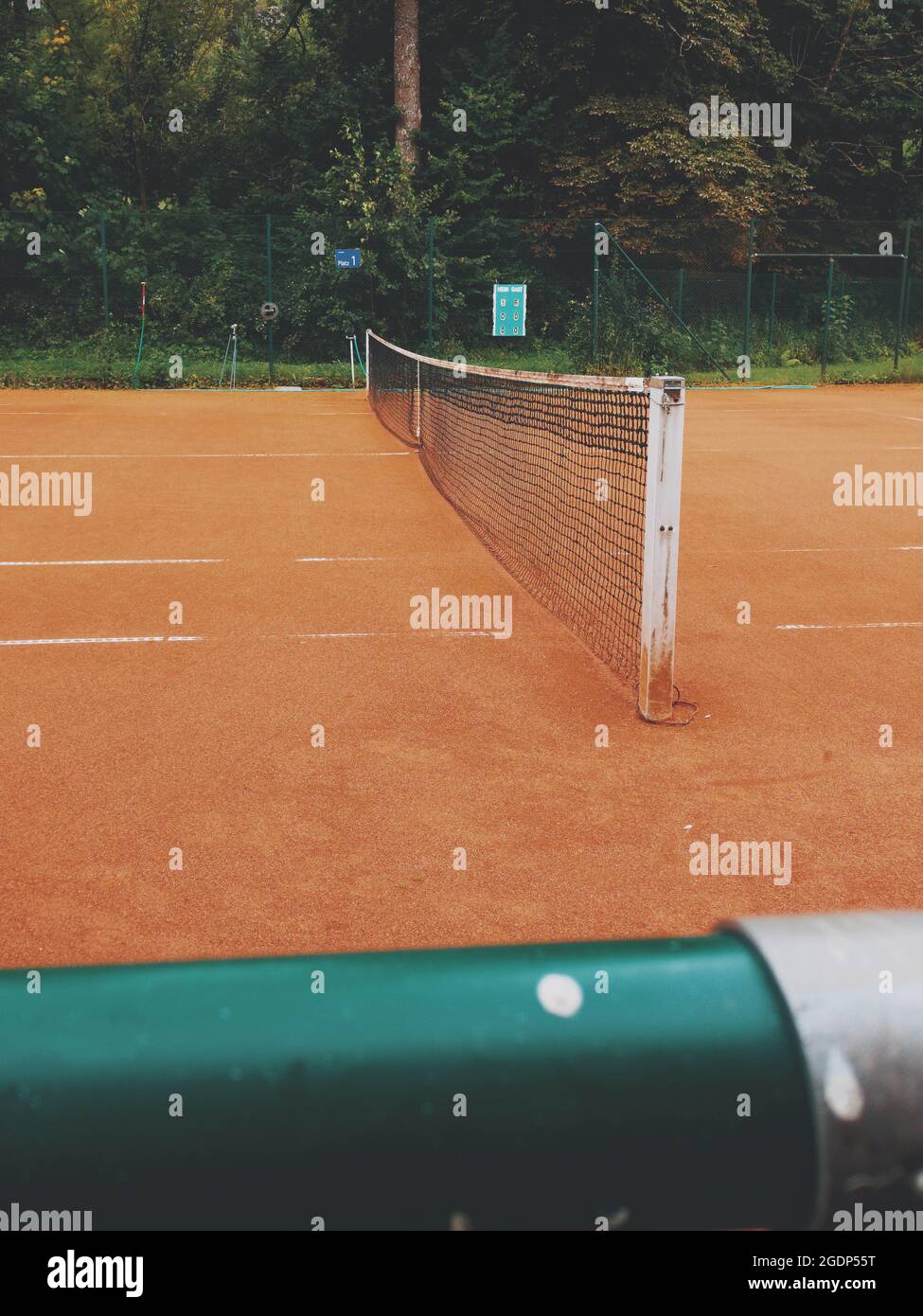 Tennisplatz aus Zuschauerperspektive Stockfoto