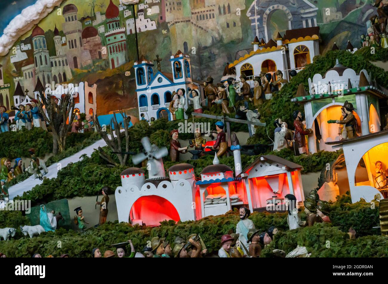 BELO HORIZONTE, MINAS GERAIS - BRASILIEN: 05. AUG 2017: Eine genauere Ansicht der Krippe Pipiripau, die die Leben- und Todesgeschichte Jesu Christi erzählt. Stockfoto