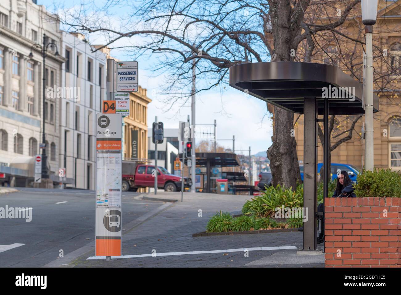 Eine der 2019 modernisierten und neu gestalteten Bushaltestellen (Bushaltestellen) im Zentrum von Hobart, Tasmanien, Australien Stockfoto