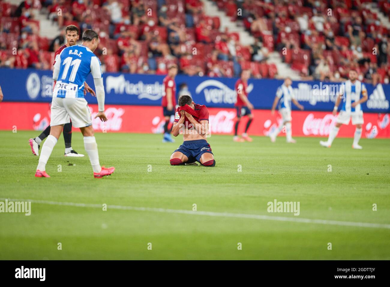 Pamplona, Spanien. August 2021. Unai Garcia (Verteidiger; CA Osasuna) in Aktion während des spanischen Fußballs von La Liga Santander, Spiel zwischen CA Osasuna und RCD Español im Sadar-Stadion.(Endstand; CA Osasuna 0:0 RCD Español) Credit: SOPA Images Limited/Alamy Live News Stockfoto