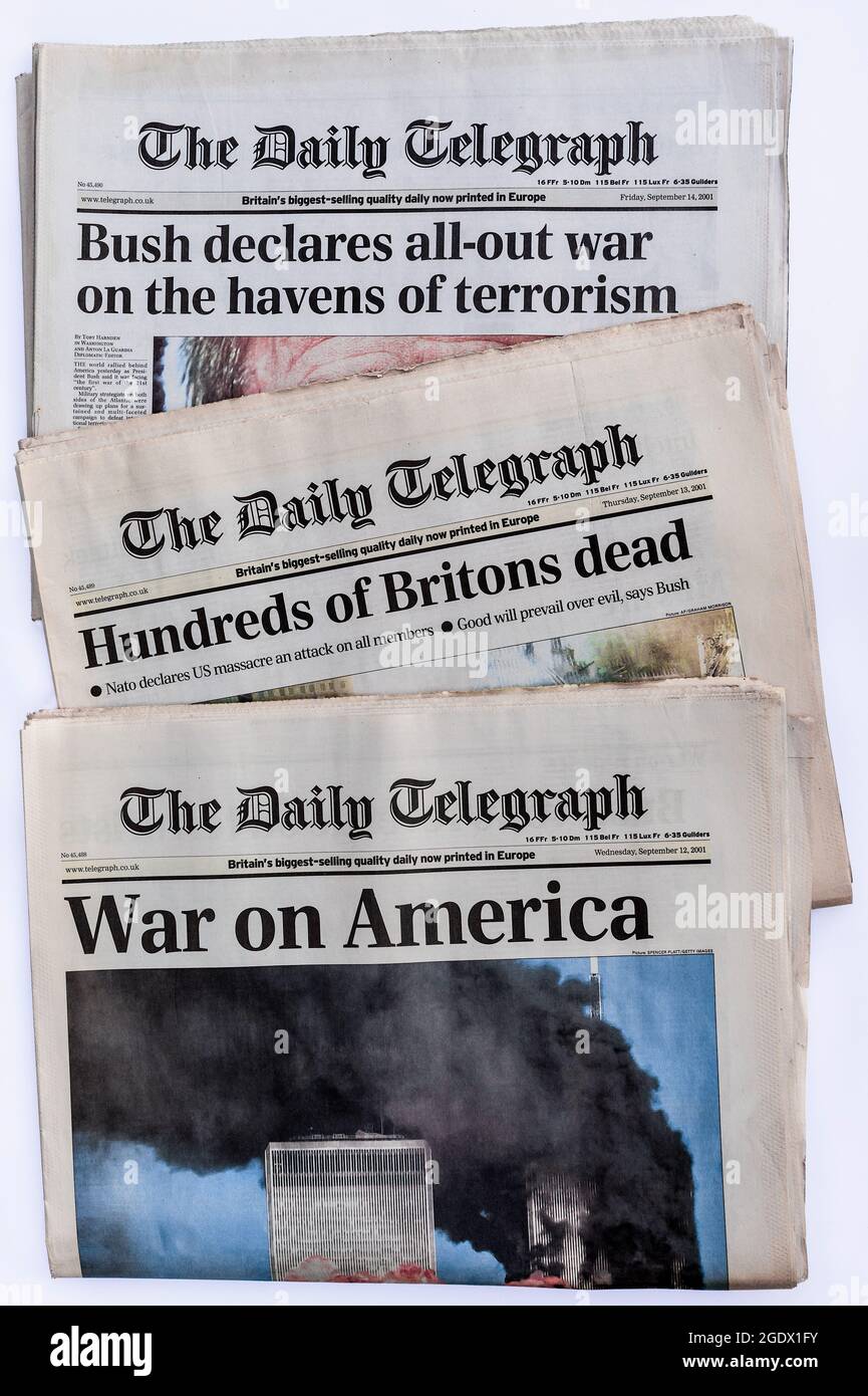 Englische Titelseite des 'Daily Telegraph' Schlagzeilen am 12./13/14. September - 9/11 Terroranschlag auf das World Trade Center, New York, USA, 11. September 2001. Stockfoto