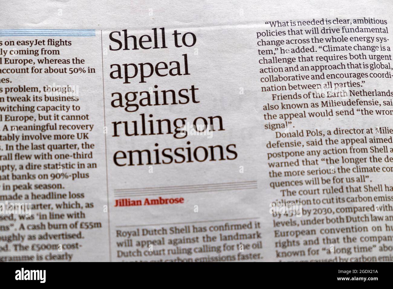 "Shell soll gegen eine Entscheidung über Emissionen appellieren" Guardian Zeitung Energy Climate change article Headline Inside page on 22 July 2021 London England UK Stockfoto