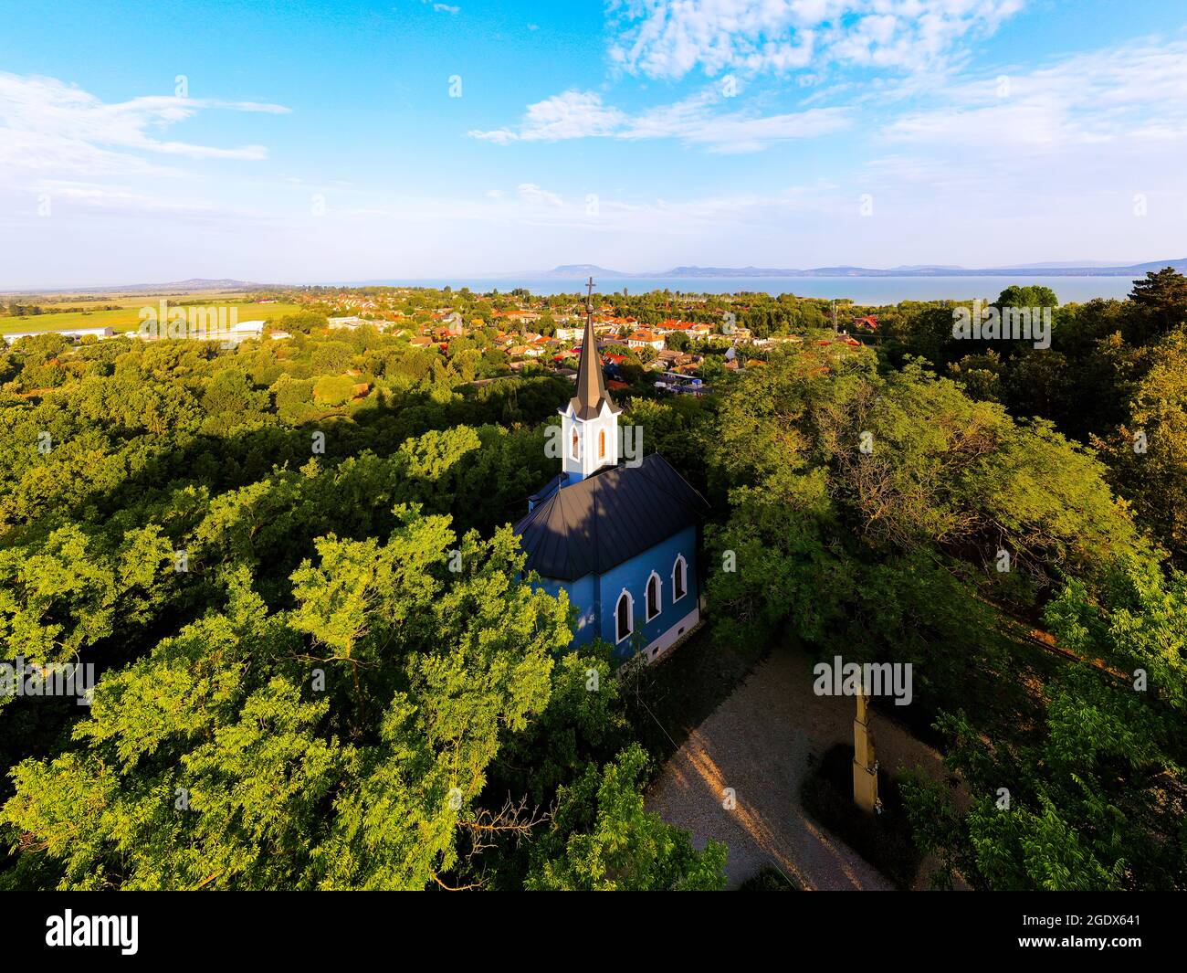 BLE Kapelle in Balatonboglar Ungarn. Die Kapelle hat es auf dem Saint Erzsebet Park neben der roten Kapelle..kormendí Familie baute diese im Jahr 1856. Stockfoto