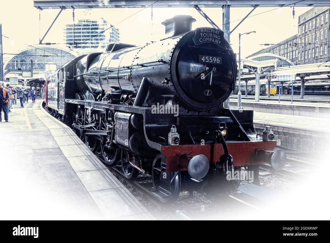 The West Somerset Steam Express 14/8/2021. Gezogen von der Lokomotive 45596 Bahamas.in Paddington Station London UK Stockfoto