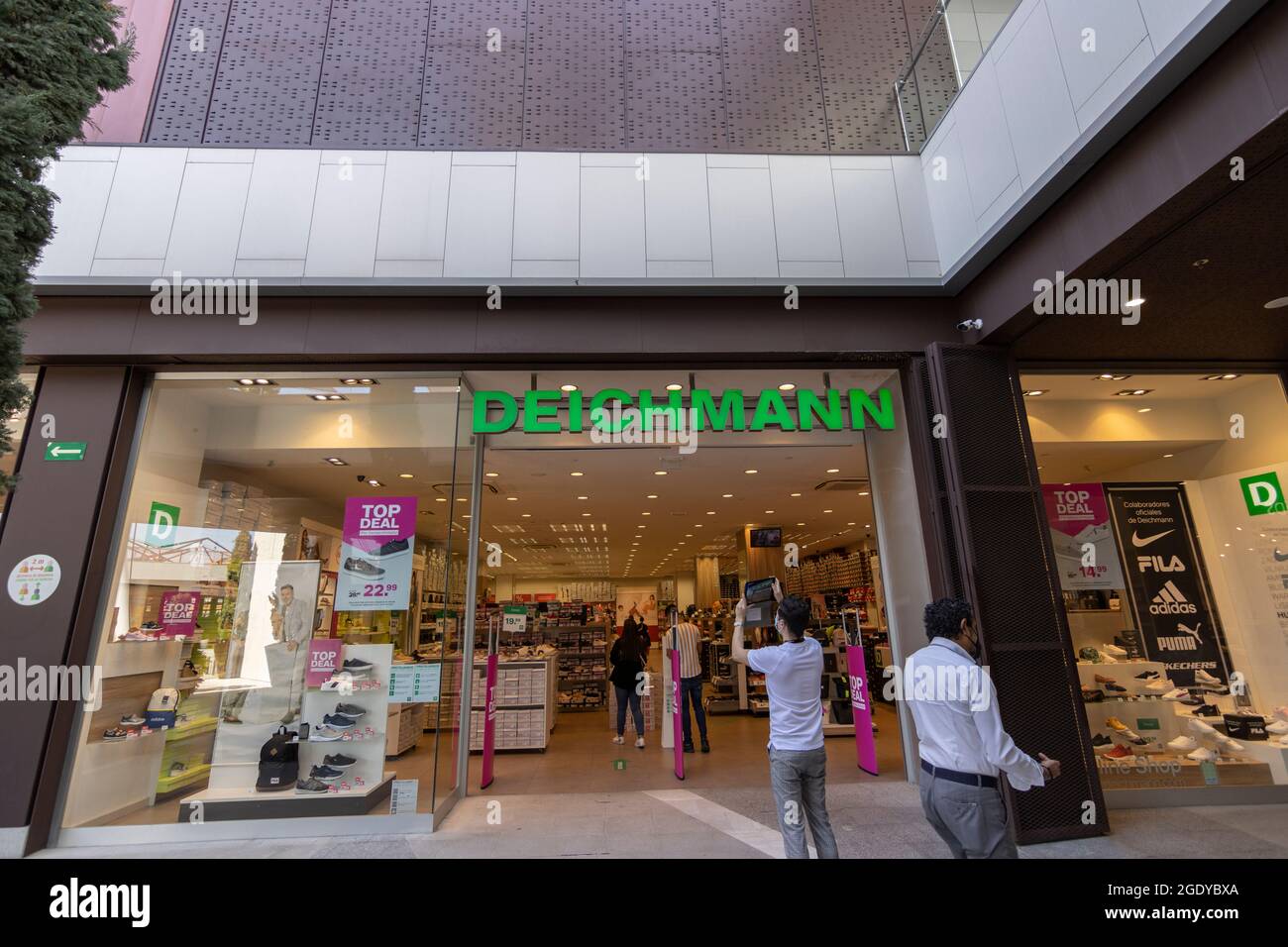 Deichmann store -Fotos und -Bildmaterial in hoher Auflösung – Alamy