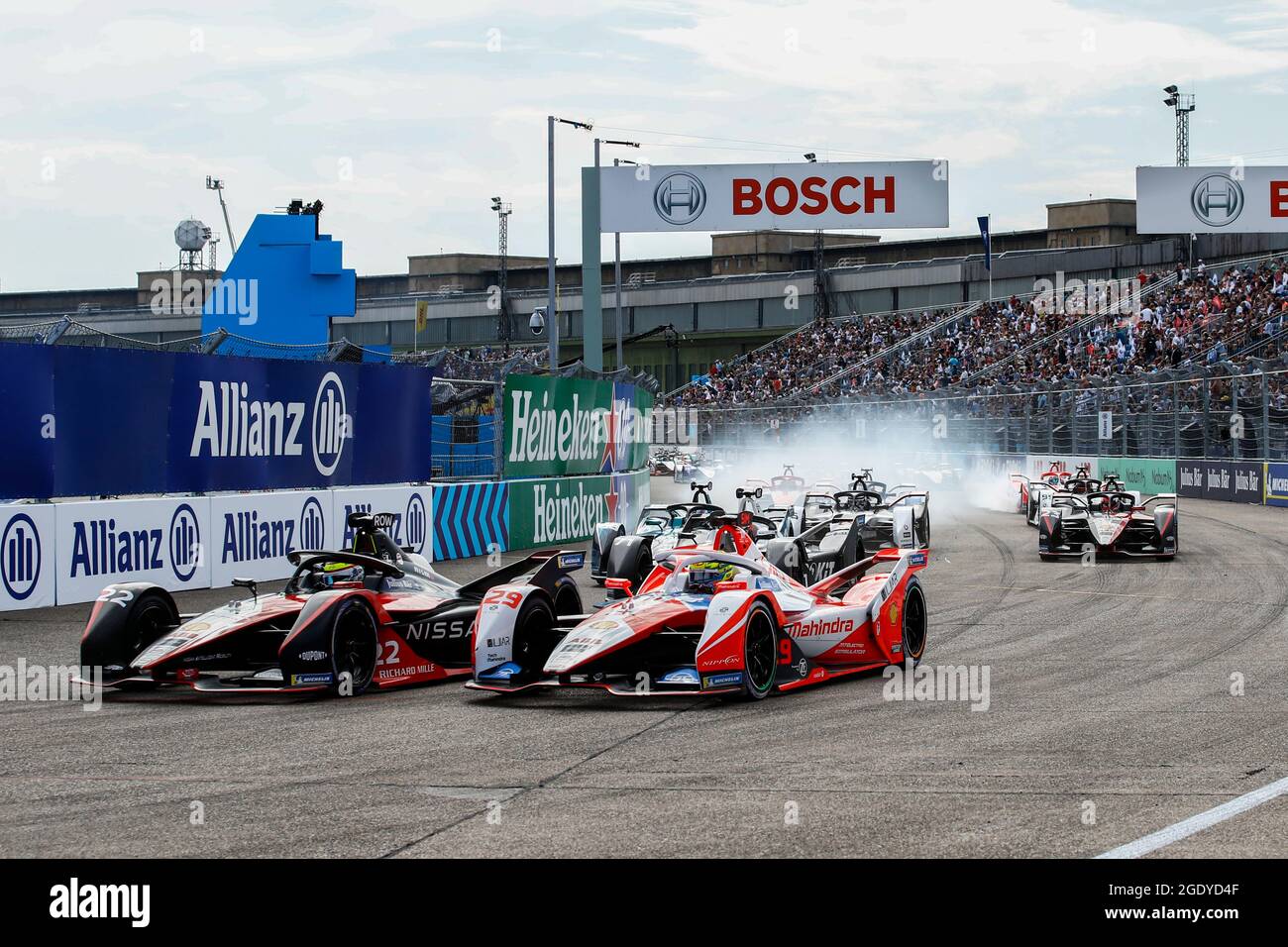 22 Rowland Oliver (gbr), Nissan e.Dams, Nissan IM02, Action 29 Sims Alexander (gbr), Mahinda Racing, Mahinda M7Electro, Action Start beim Berlin ePrix 2021, 8. Treffen der Formel-E-Weltmeisterschaft 2020-21, auf dem Stadtkurs am Flughafen Tempelhof vom 14. Bis 15. August in Berlin, Deutschland - Foto Xavi Bonilla / DPPI Stockfoto