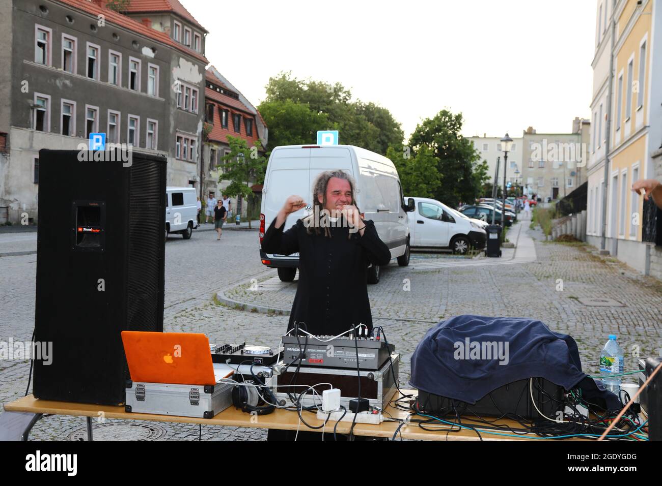 DJ Bass Reproduktor und Festivalorganisator Priest machen I beim Soundsystem Street Festival. Zgorzelec - Polen, 14.08.2021 Stockfoto