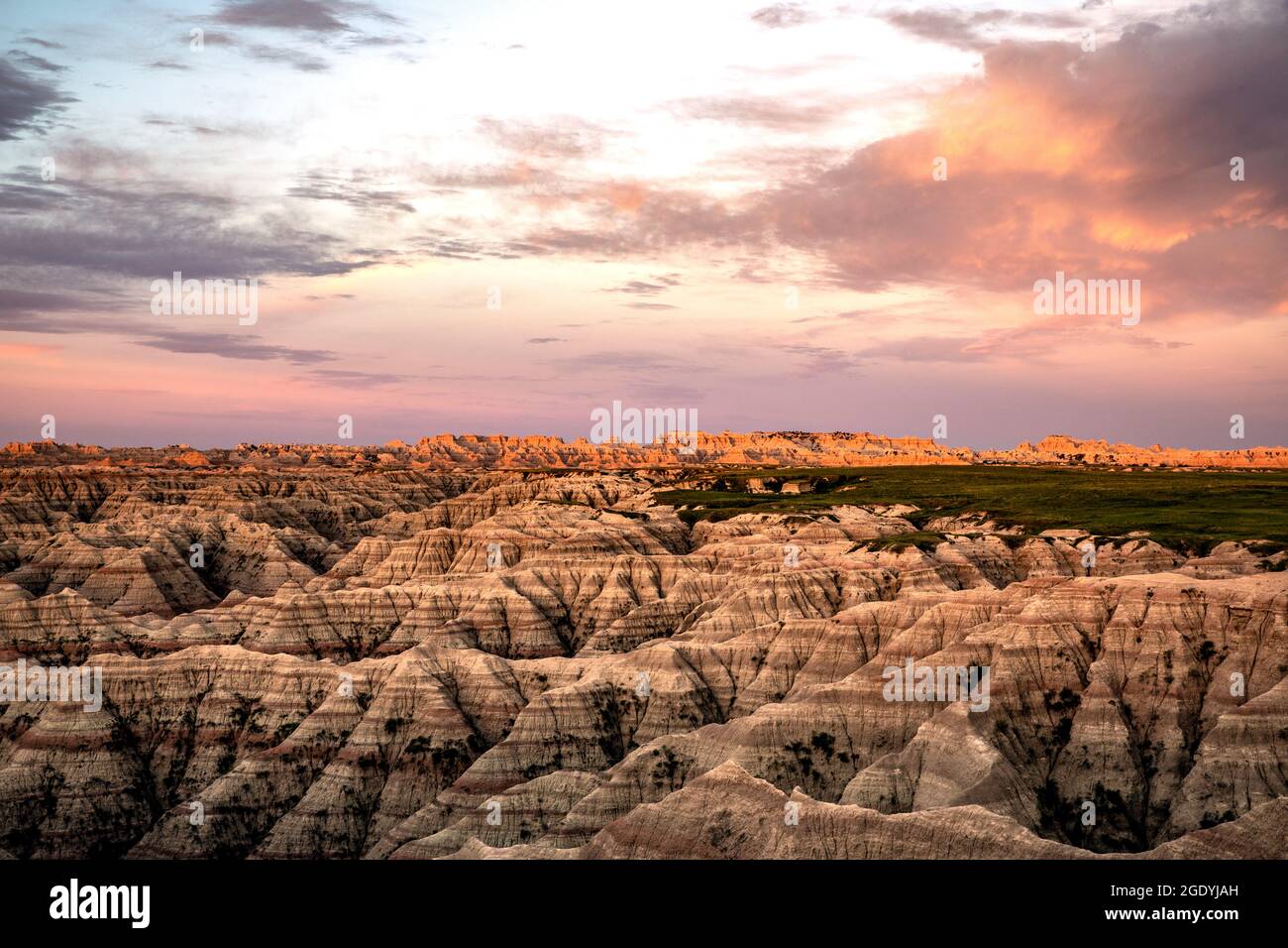 SD00460-00....SOUTH DAKOTA - Sonnenaufgang bei Big Badlands Overlook im Badlands National Park. Stockfoto