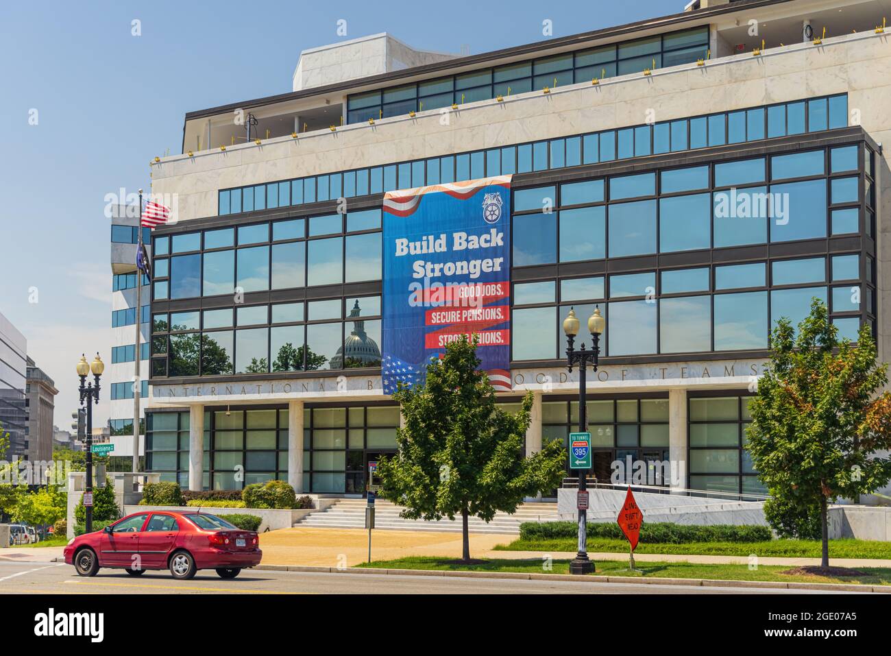 WASHINGTON DC, USA - 14. AUGUST 2021: Internationales Hauptquartier für Bruderschaft der Teamster blauer Kragen. Stockfoto