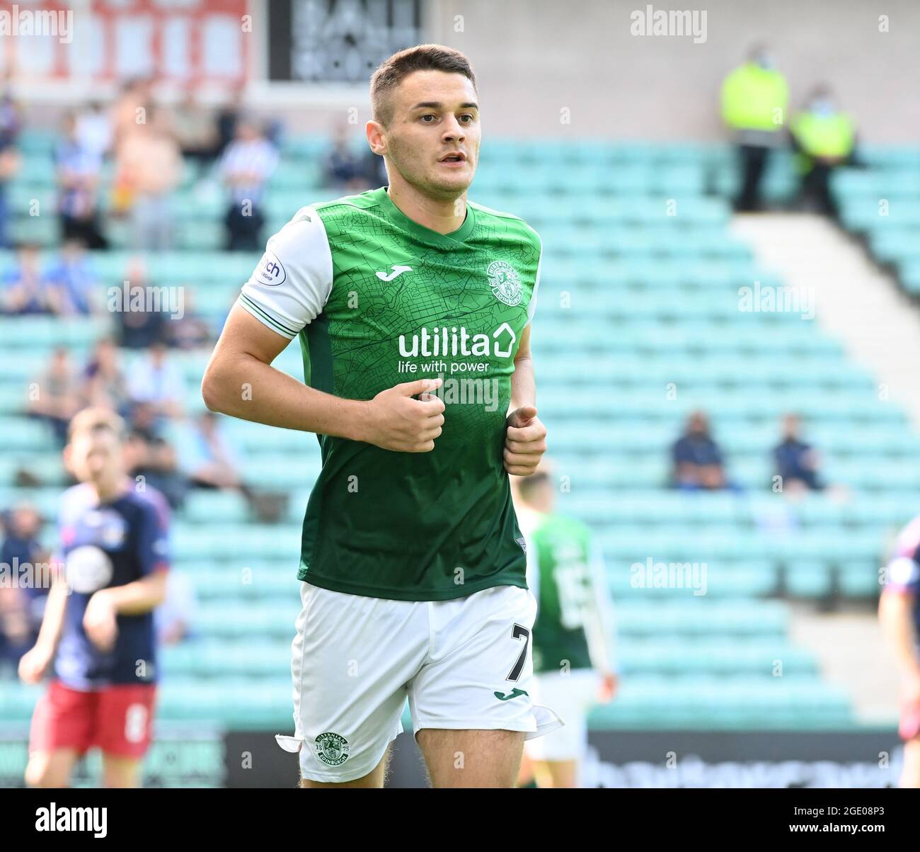 Easter Road Stadium.Edinburgh. Schottland.UK 15. August 21. Hibernian gegen Kilmarnock. Schottischer Premier Cup Spiel Kyle Magennis (#7) von Hibernian FC gegen Kilmarnock. Kredit: eric mccowat/Alamy Live Nachrichten Stockfoto