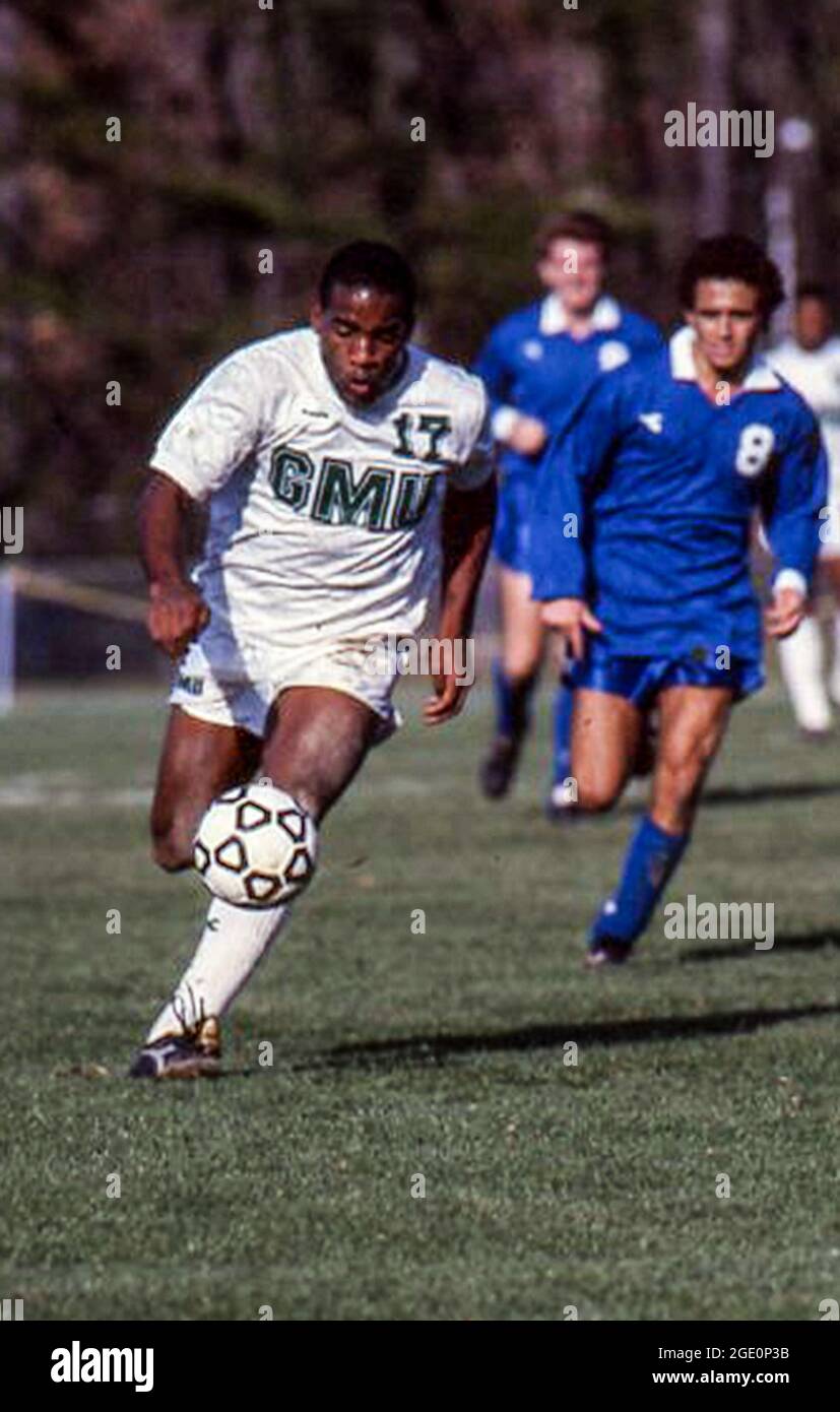 Costa Rica - amerikanischer Fußballspieler Dennis Hamlett während seiner College-Spieltage an der George Mason University im Jahr 1989 Stockfoto