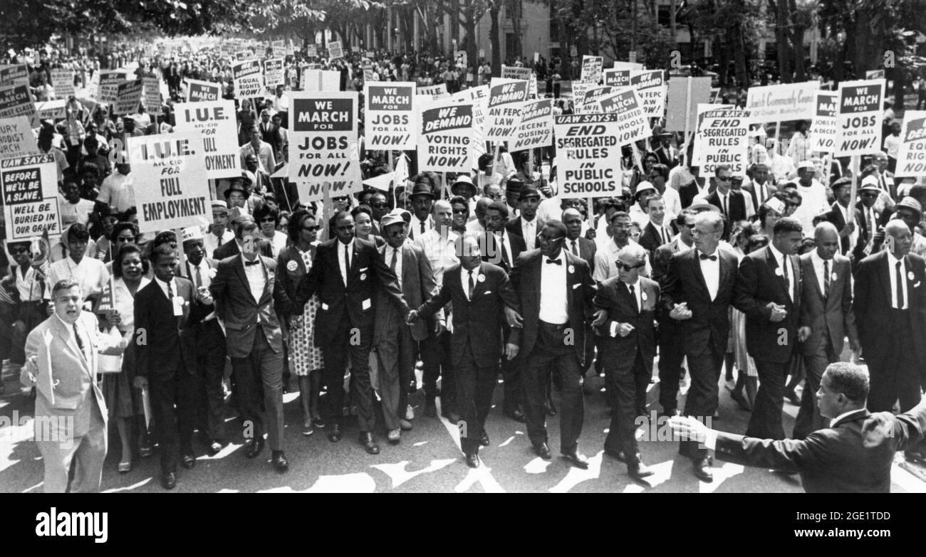 Marsch gegen den Bürgerrechtsprotest von Washington, angeführt von Martin Luther King, Jr., und anderen Bürgerrechtsführern am 28. August 1963 in Washington, D.C. (USA) Stockfoto