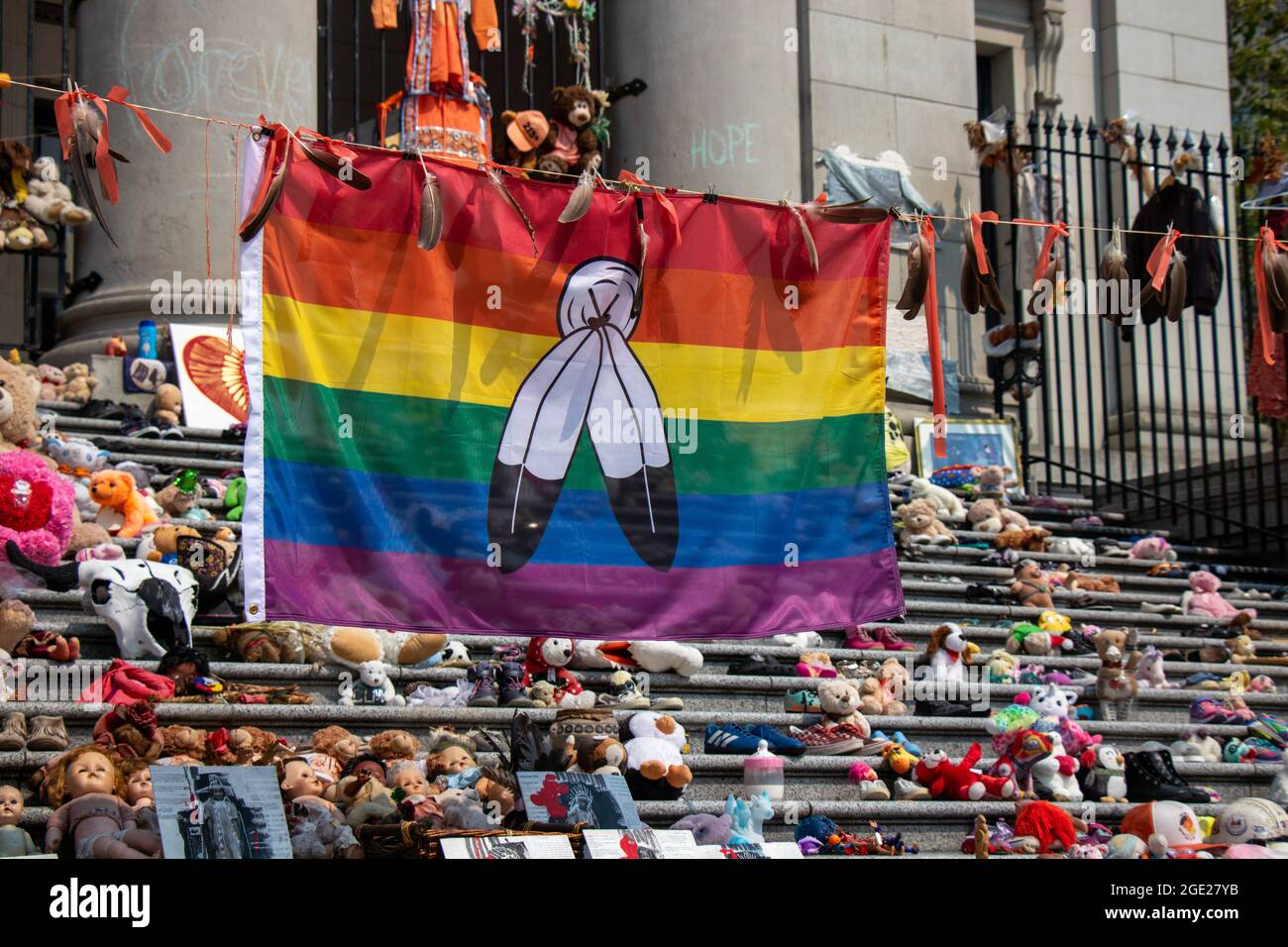 Vancouver, Kanada - 14,2021. August: Denkmal für indigene Kinder, das im Mai in der Nähe der Stadt Kamloops gefunden wurde. Stockfoto