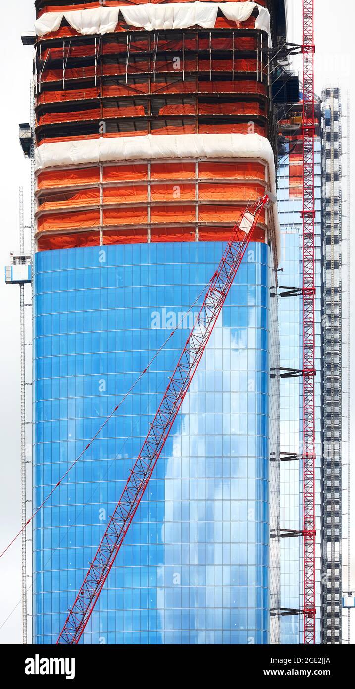 Nahaufnahme eines Wolkenkratzers im Bau in New York City, USA. Stockfoto