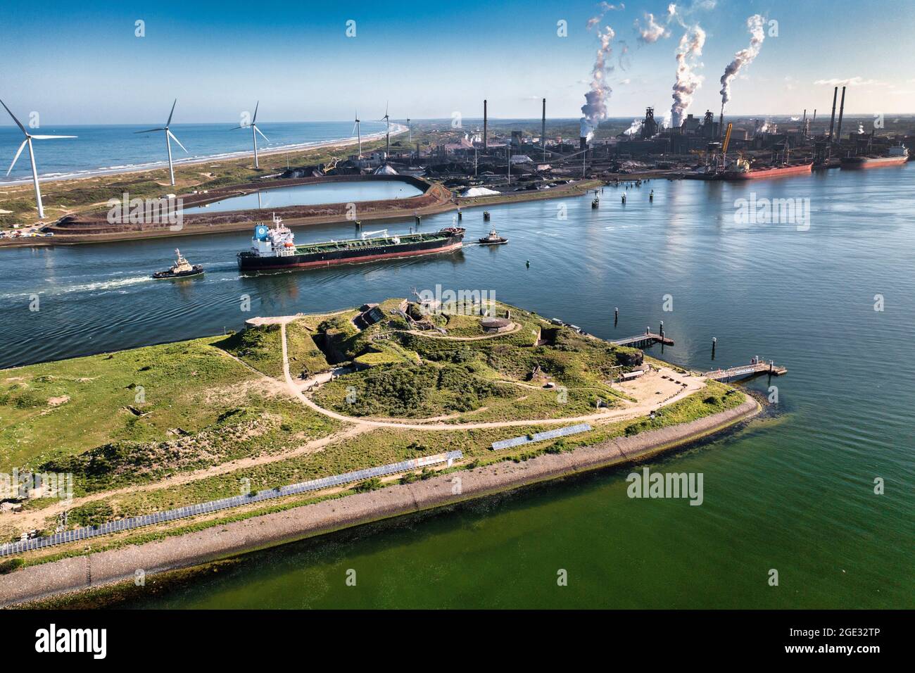 Die Niederlande, IJmuiden. Forteiland IJmuiden. Amsterdam Defence Line, UNESCO-Weltkulturerbe. Antenne. Das Fort bei IJmuiden dominiert den Zugang Stockfoto