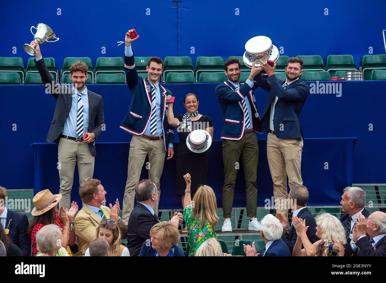 Henley-upon-Thames, Oxfordshire, Großbritannien. August 2021. Hinksey Sculling School Gewinner des Britannia Challenge Cup vier Ruder der Männer mit Coxswain am Finaltag bei der Henley Royal Regatta 2021. Quelle: Maureen McLean/Alamy Stockfoto