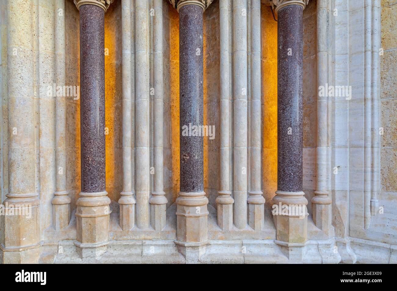 Marmorsteinsäulen in der Kathedrale in Zagreb Kroatien Stockfoto