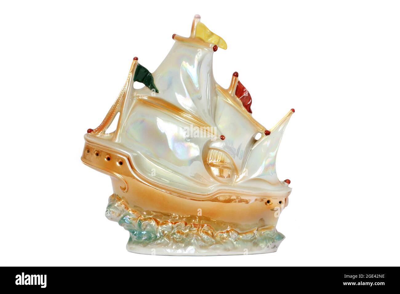 Dekoratives Boot auf weißem Hintergrund Stockfoto